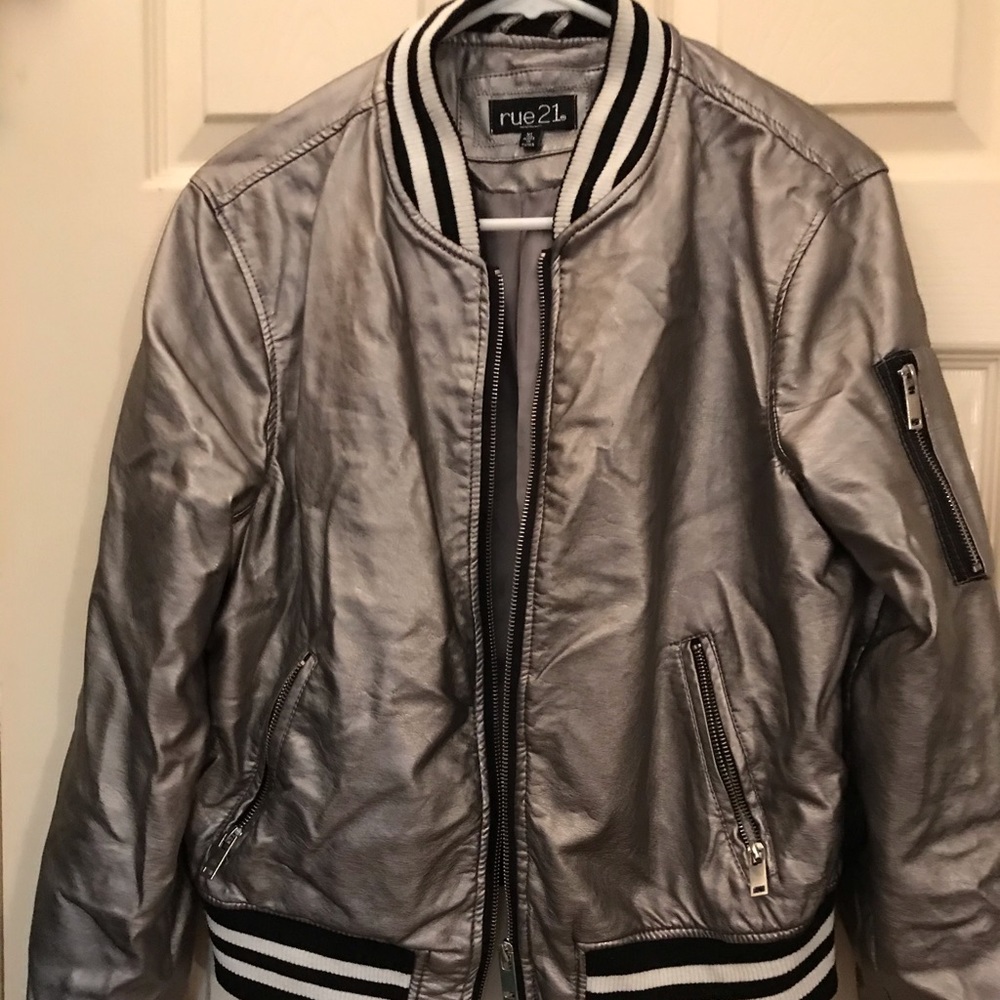 Jacket/ - Picture 1 of 4